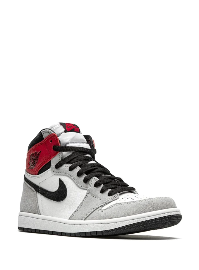 Air Jordan 1 Retro High OG "Light Smoke Grey"