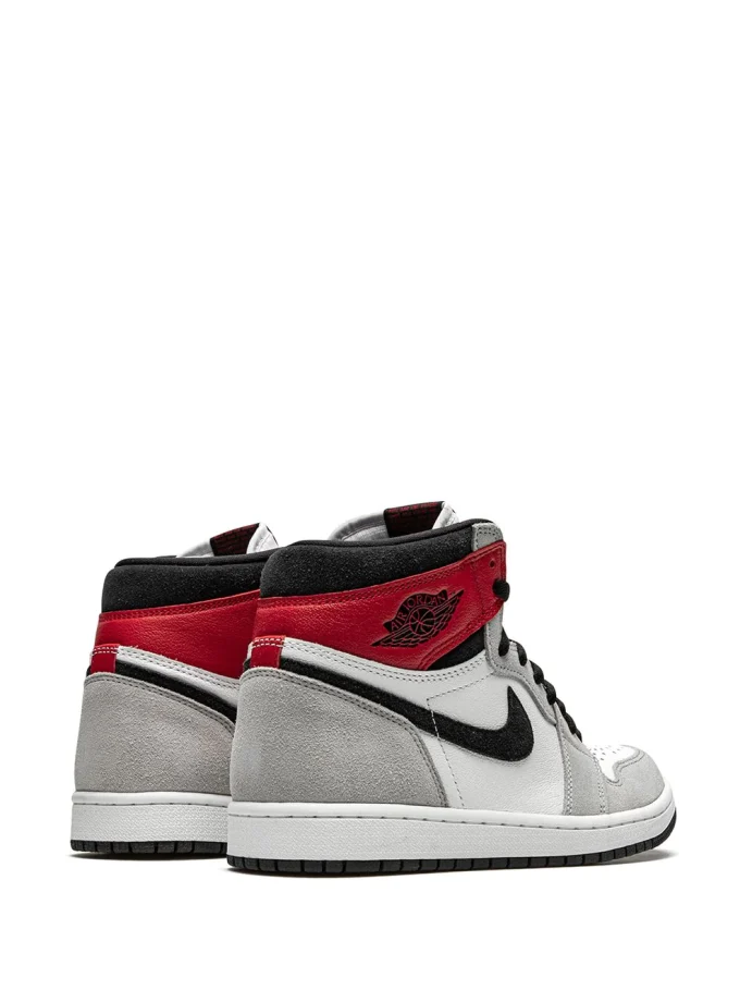 Air Jordan 1 Retro High OG "Light Smoke Grey"
